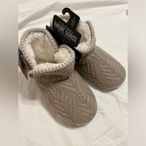 Muk Luks bootie slippers women’s 5 / 6 girls 3 / 4